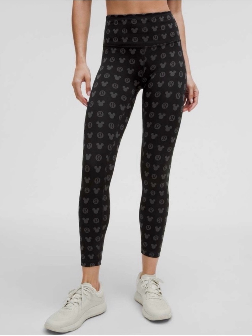Disney x Lululemon Mickey Mouse Wunder Train Tight Leggings - Black / Size 4